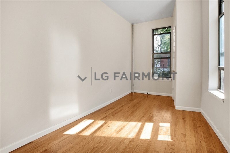 Primary Photo - 195 Driggs Ave