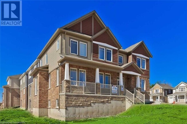 Building Photo - 387 Equestrian Way