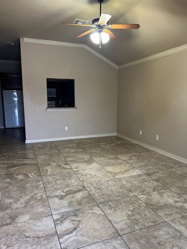 Building Photo - 3302 Lineage Loop