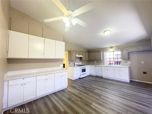 Building Photo - 748 Ashley St