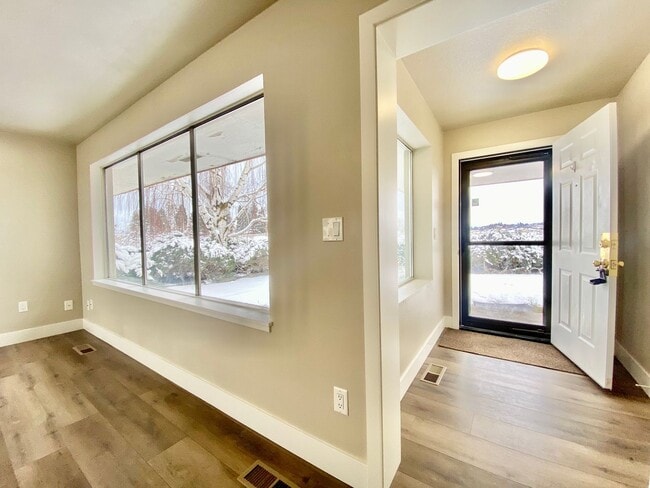 Building Photo - Renovated Home Surrounded By Scenic Orchard Bliss