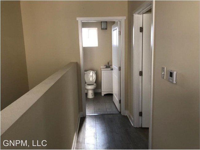 Foto del edificio - 1659 E 85th St