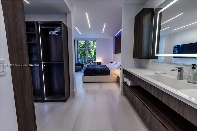 Foto del edificio - 3600 Mystic Pointe Dr