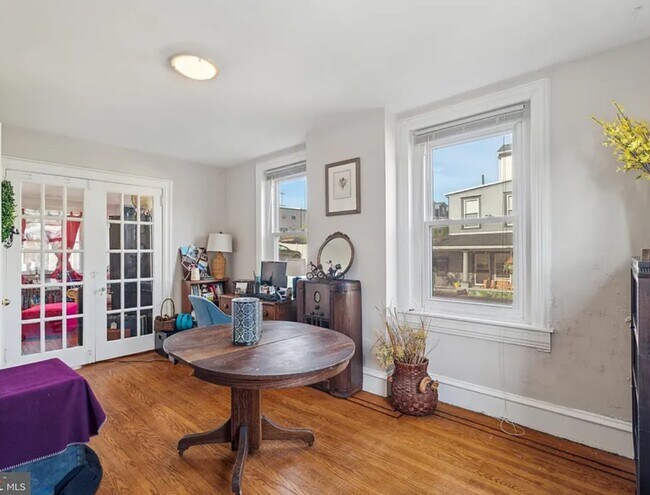 Foto del edificio - 814 E Hector St