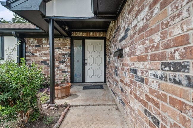 Building Photo - 10303 Kirkglen Dr