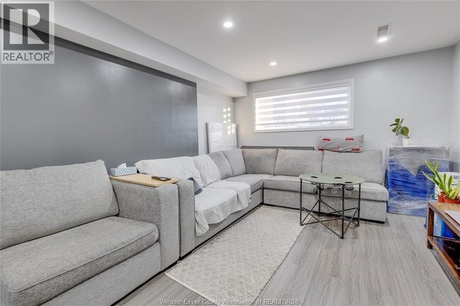 Building Photo - 12726 Horwood Crescent