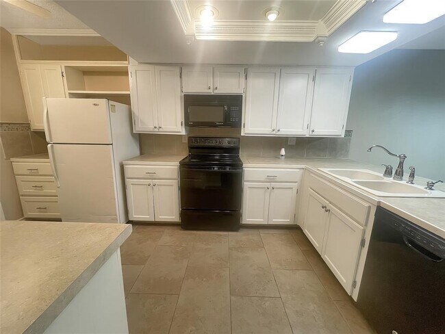 Building Photo - 107 Jurek Ln