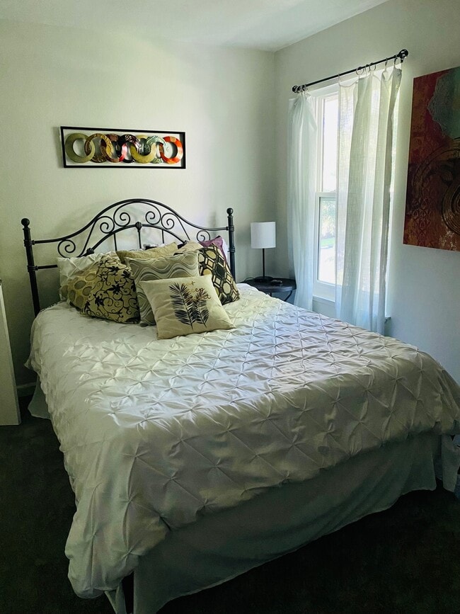 Building Photo - 577 Leeward Way