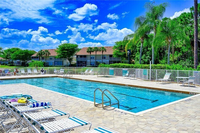 Building Photo - 4950 Deerfield Way