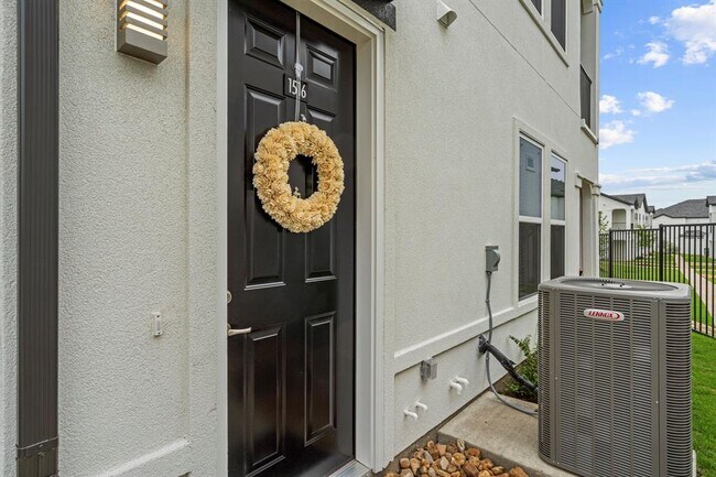 Foto del edificio - 1664 Hillside Terrace