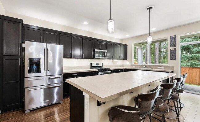 Foto del edificio - Gorgeous 4 Bedroom Puyallup Home in Gated ...