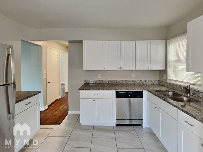 Building Photo - 939 Eastmoor Blvd