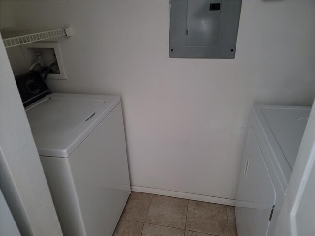 Foto del edificio - 1201 Bermuda Lakes Ln
