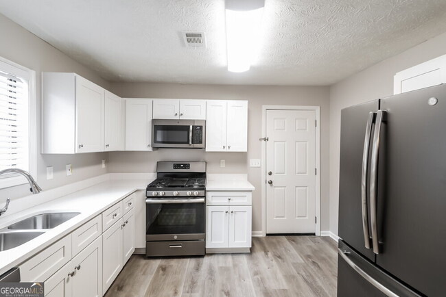 Foto del edificio - 620 Wayside Dr