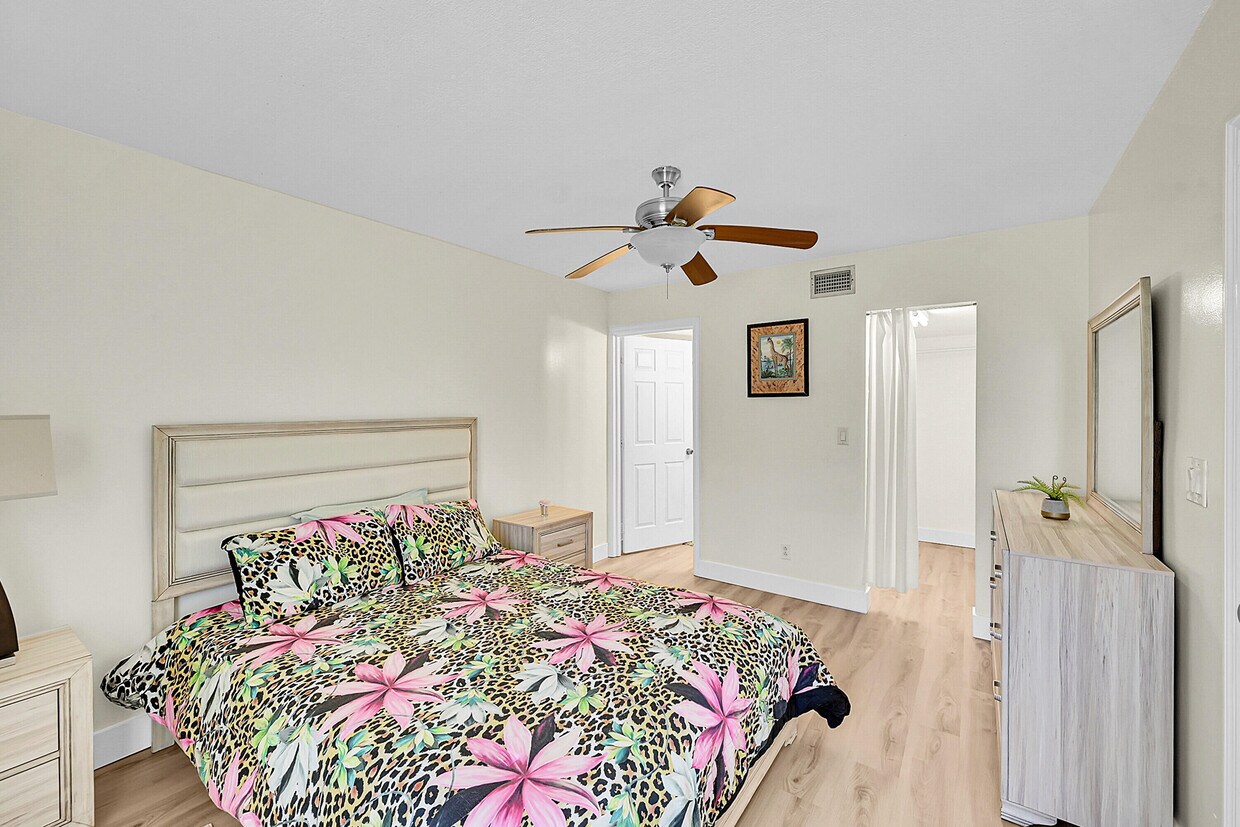 Foto principal - 9503 Boca Cove Cir