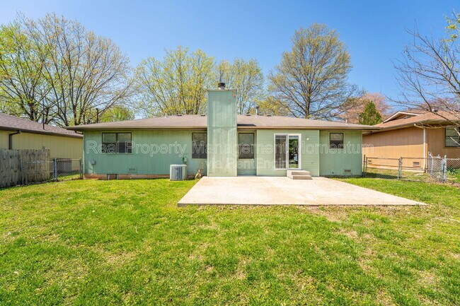 Building Photo - 2240 S Kansas Ave