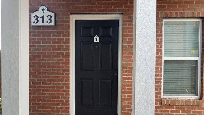 Foto del edificio - Recently Built 1 Bedroom, 1 Bathroom Studi...