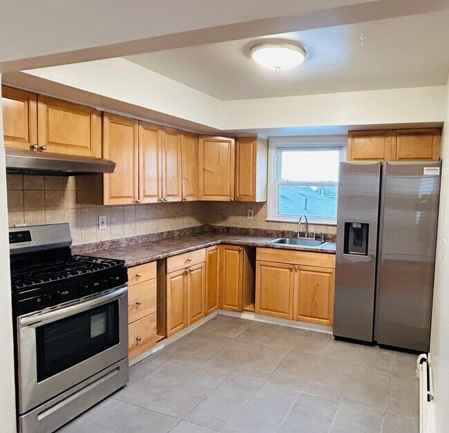 Building Photo - 6214 Meadowview Ave
