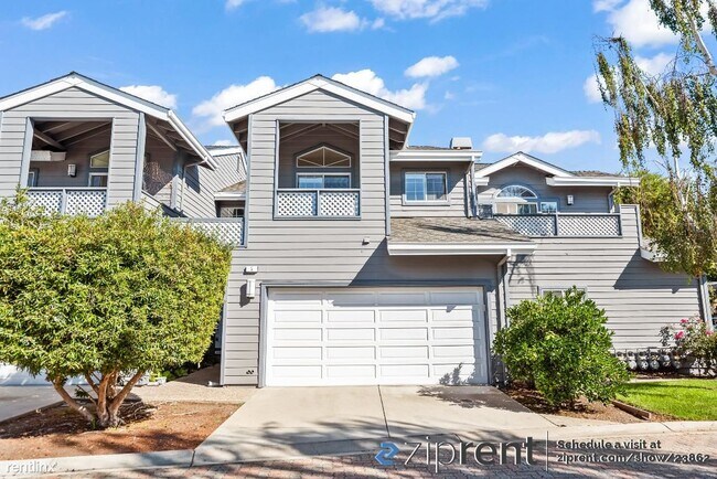 Building Photo - 3 br, 2.5 bath Townhome - 800 East Charles...