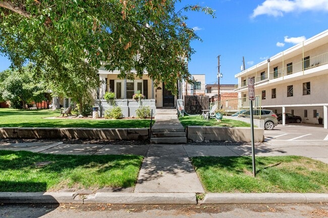 Foto del edificio - 1151 Monroe St