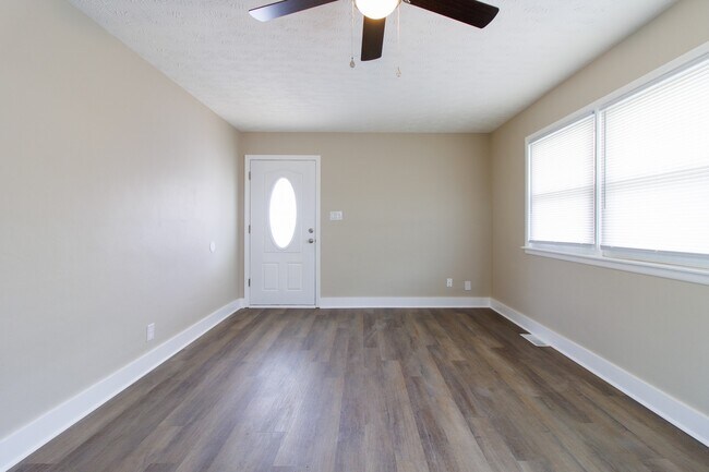 Building Photo - 1716 Drexel Dr