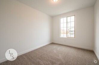 Building Photo - 352 N Millard Ave