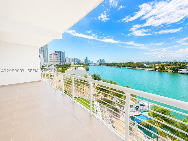 Foto del edificio - 6580 Indian Creek Dr