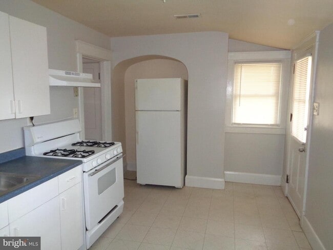 Foto del edificio - 2800 Linwood Ave