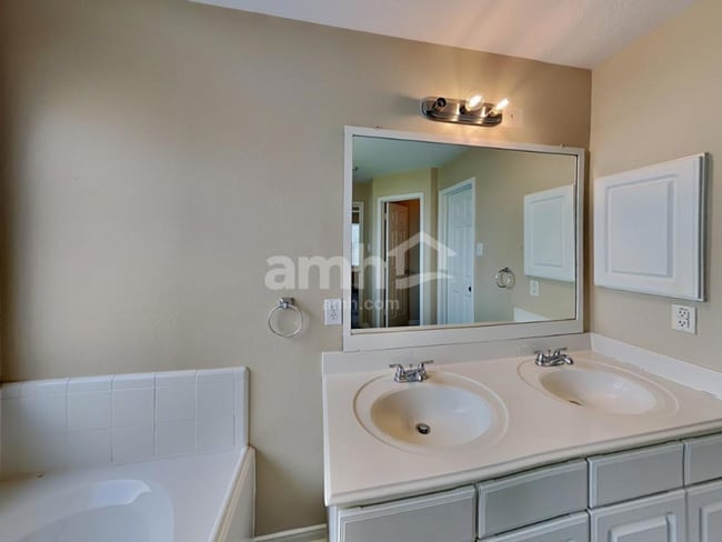 Building Photo - 17907 Juniper Green Trail