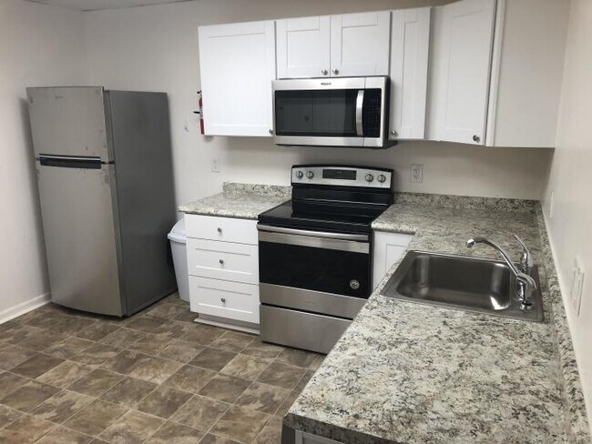 Foto del edificio - 3 bedroom in Coraopolis PA 15108