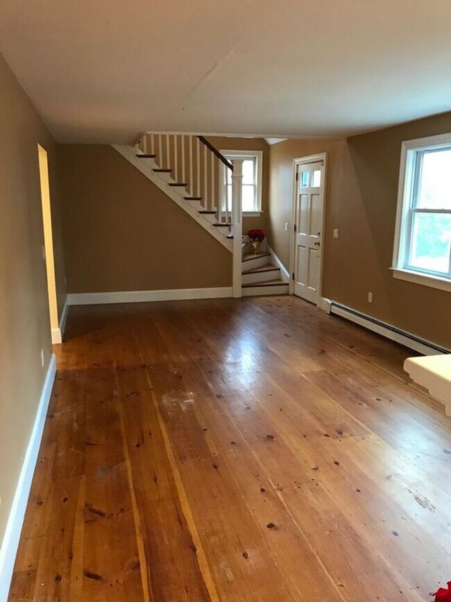 Foto del edificio - Modern 2Br / 2Ba Cape Style Home in Quiet ...