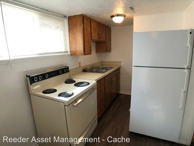 Building Photo - 440 N 400 E