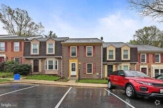 Building Photo - 3831 Gateway Terrace