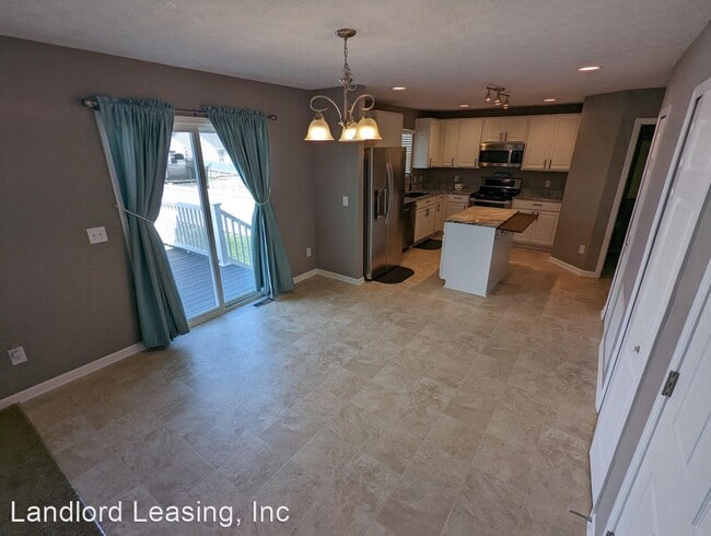 Building Photo - 3 br, 2.5 bath House - 3934 Murdock Drive