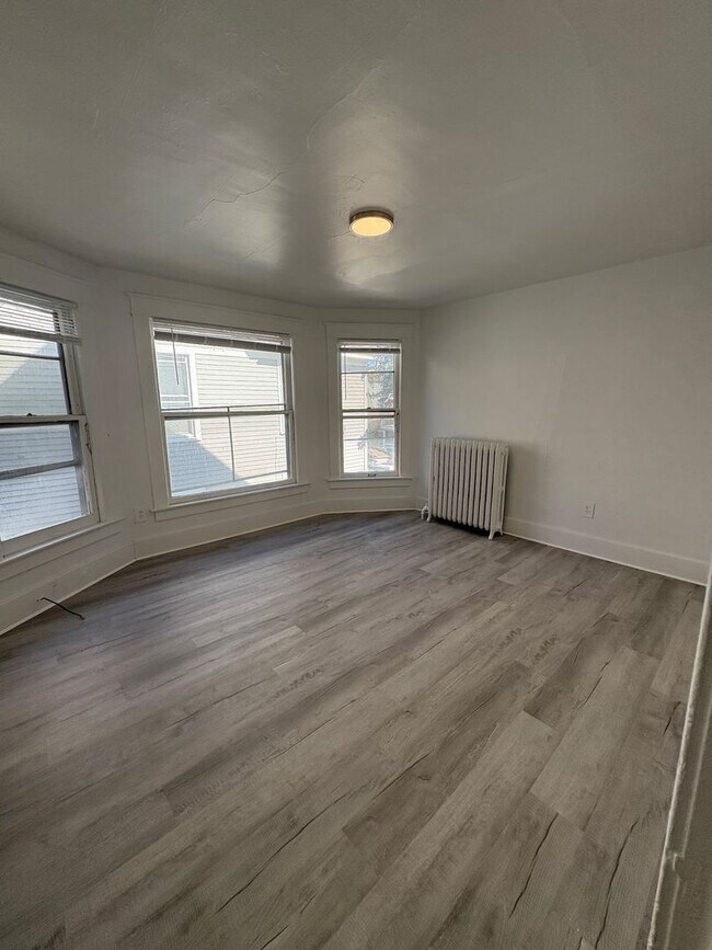 Building Photo - 119 College Pl