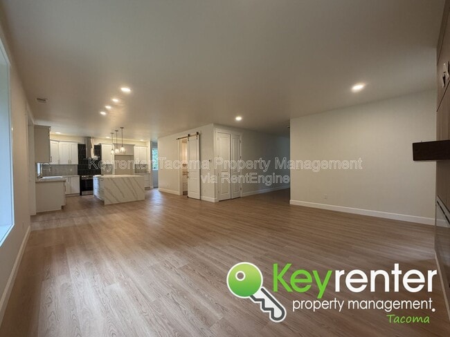 Foto del edificio - 16517 48th St NW