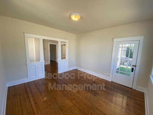 Building Photo - 110 Chatham Heights Rd