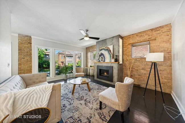 Family Room - 7619 N Bosworth Ave