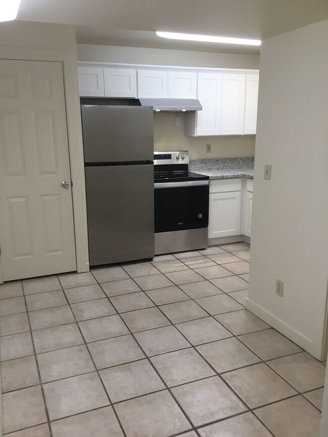 Building Photo - 1029000