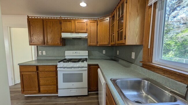 Foto del edificio - 1-2 bedroom Lakeside home