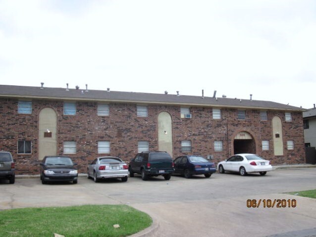 Primary Photo - 505 SW 30th St