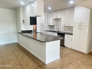 Building Photo - 1816 E Palmcroft Dr
