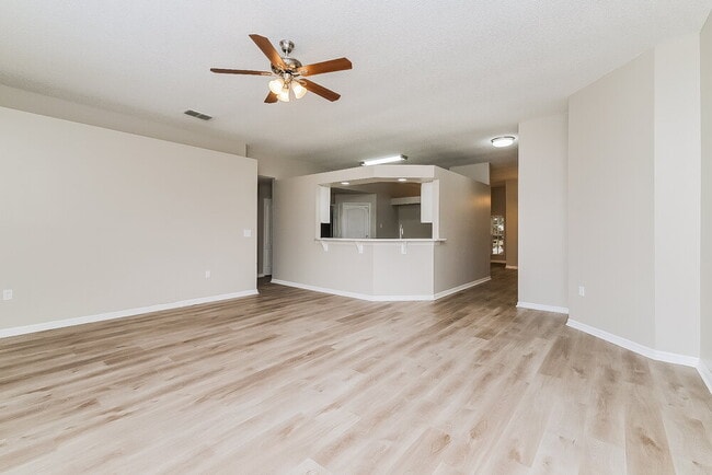 Foto del edificio - 807 Greenbelt Cir