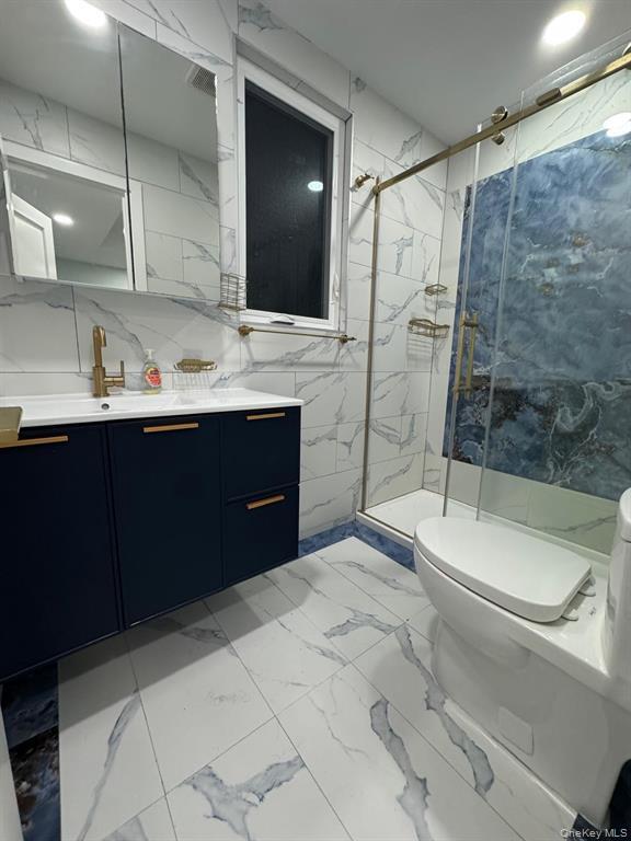 Foto del edificio - 588 W Broadway