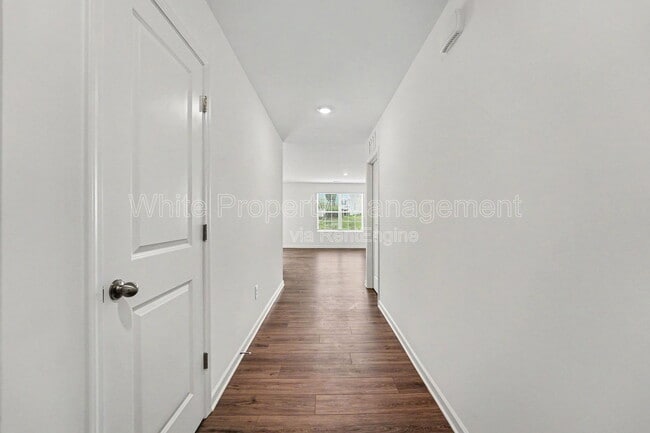 Building Photo - 368 W 18th St