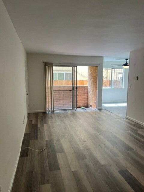 Foto del edificio - 12711 Matteson Ave