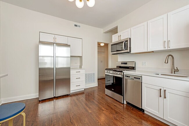 Building Photo - 1048 W Montana St