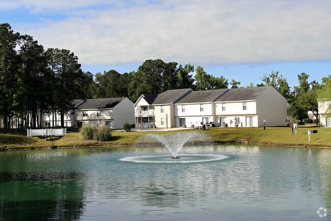 Foto del edificio - Fords Pointe Apartments and Townhomes
