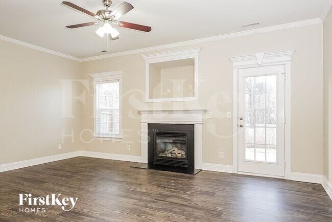 Foto del edificio - 649 Woodlake Park Dr