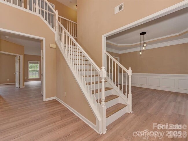 Building Photo - 5607 Fulton Ridge Dr